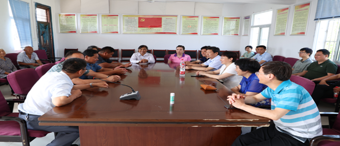 365彩票app下载苹果版_靠谱网站365_beat365官方登录入口审计局党组书记、局长毛大忠赴小李村开展入户走访活动